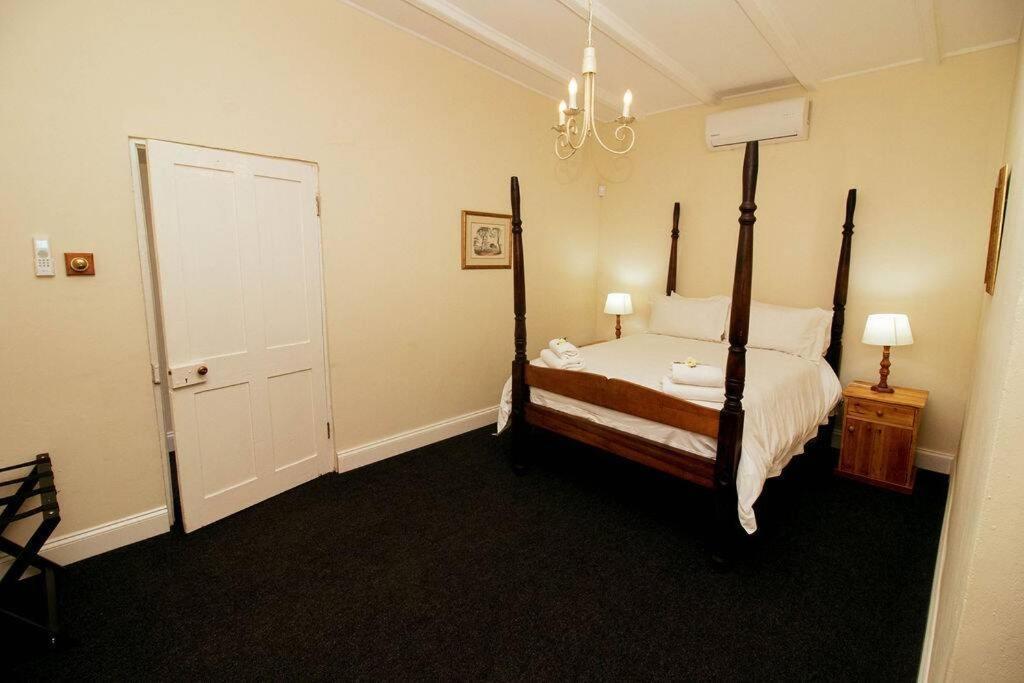 De Kothuize 7 Apartman Graaff-Reinet Kültér fotó
