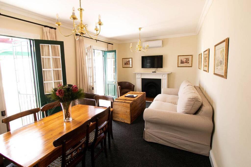 De Kothuize 7 Apartman Graaff-Reinet Kültér fotó